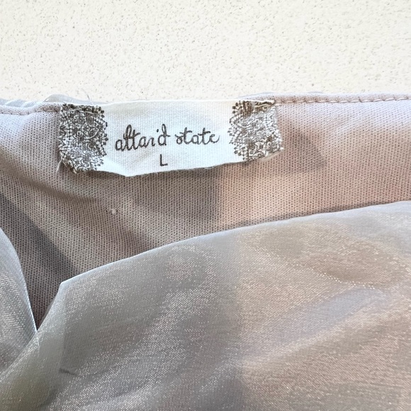 Altar'd State Romantic Feminine Metallic Gold Puff Sleeve Babydoll Blouse Large - Picture 5 of 8